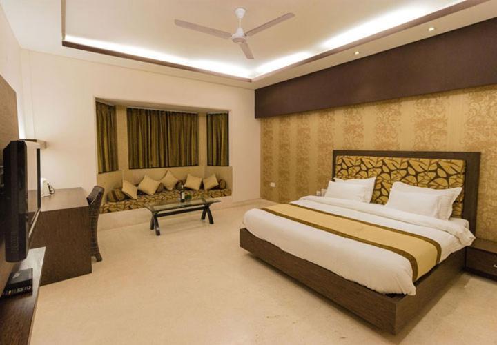 Golden Huts Resorts Rewāri 外观 照片
