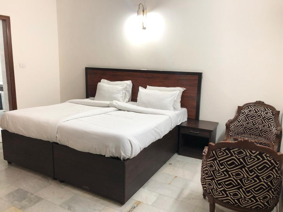 Golden Huts Resorts Rewāri 外观 照片