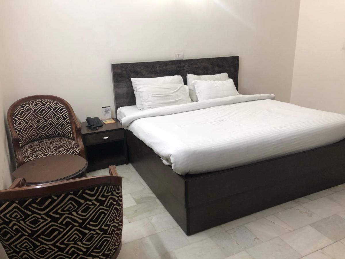 Golden Huts Resorts Rewāri 外观 照片