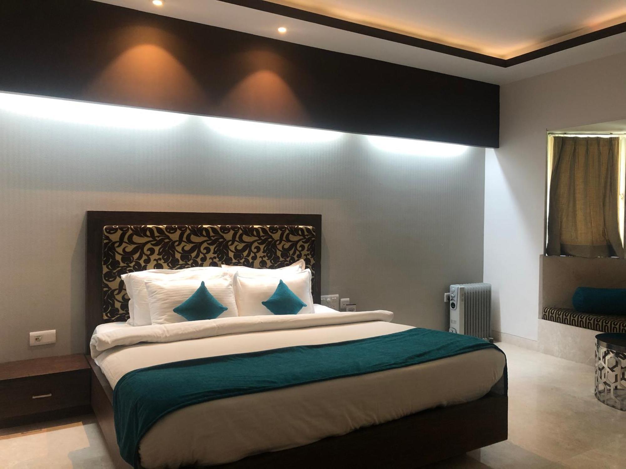 Golden Huts Resorts Rewāri 外观 照片